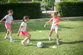 2018 赛季：道奇队与红袜队的总决赛首战，由于大雨推迟两小时开赛